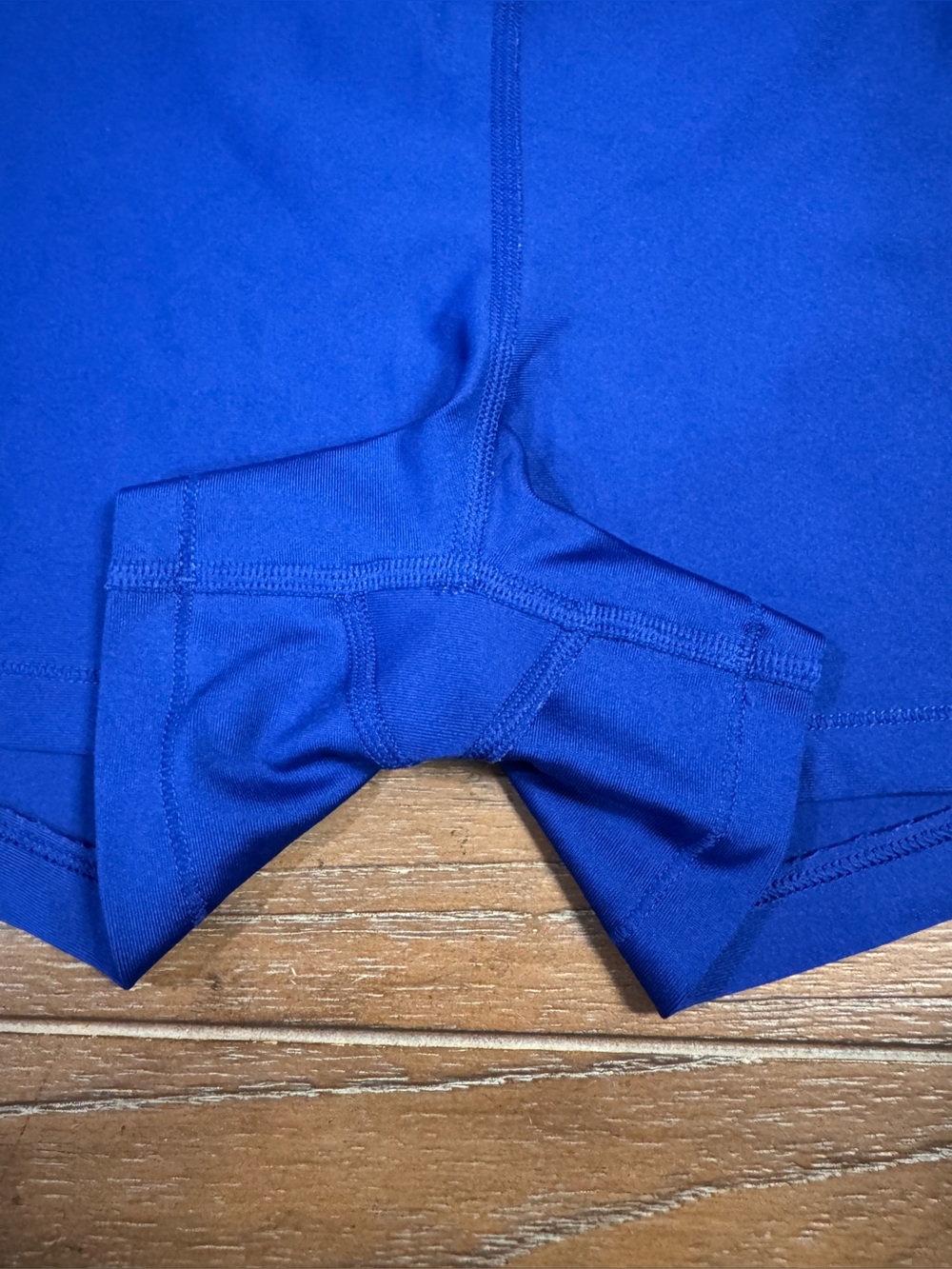 Under Armour Women’s Royal Blue Athletic Compression Shorts - Picture 2 of 7